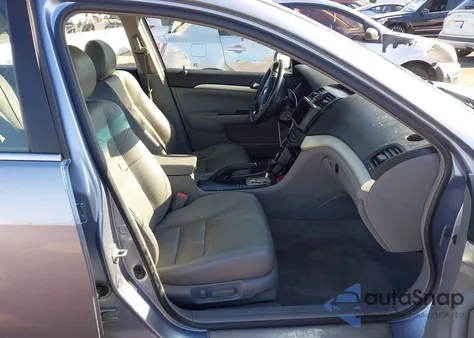 2005 Acura Tsx from USA, damaged, VIN JH4CL96935C001372